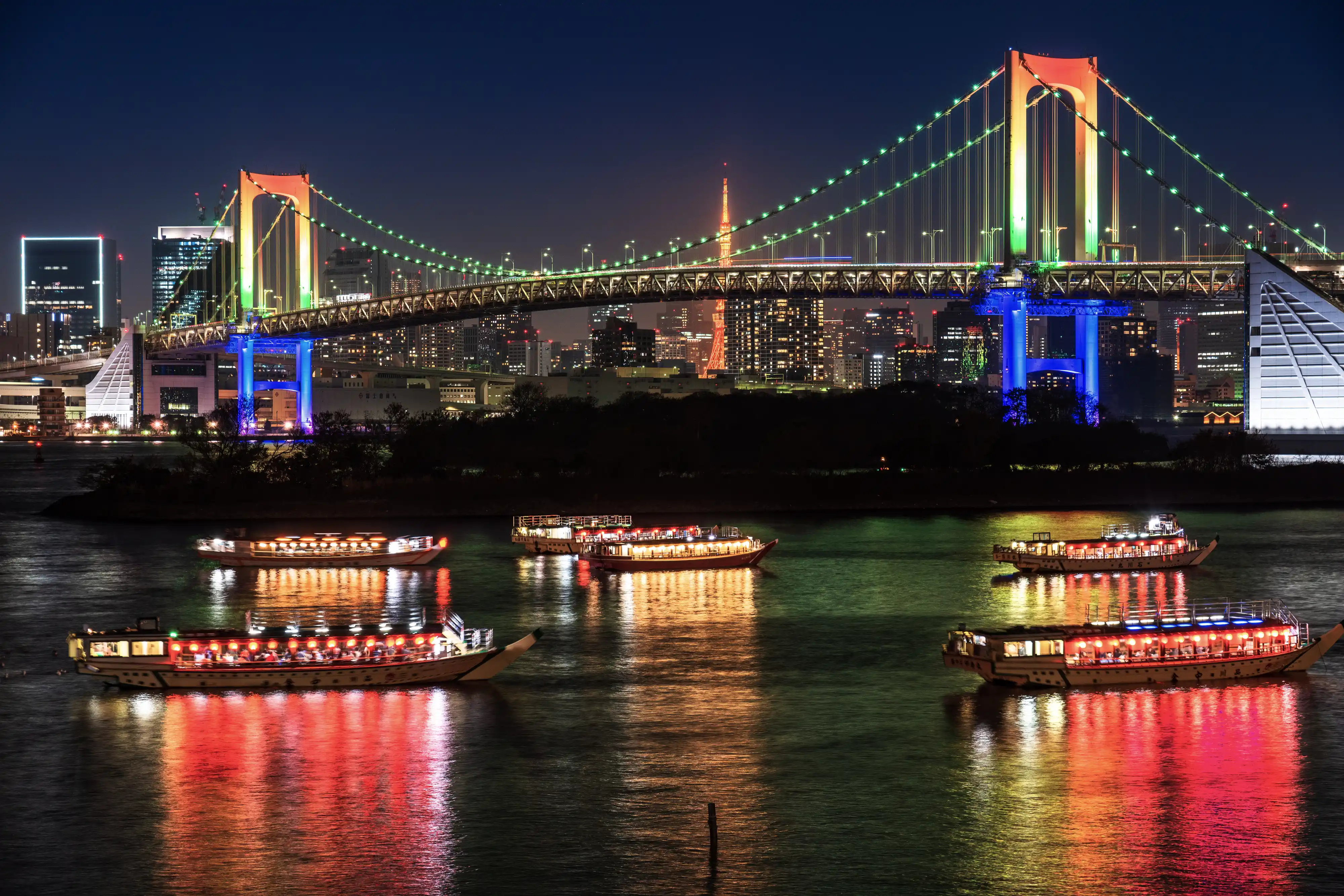 屋形船と夜景