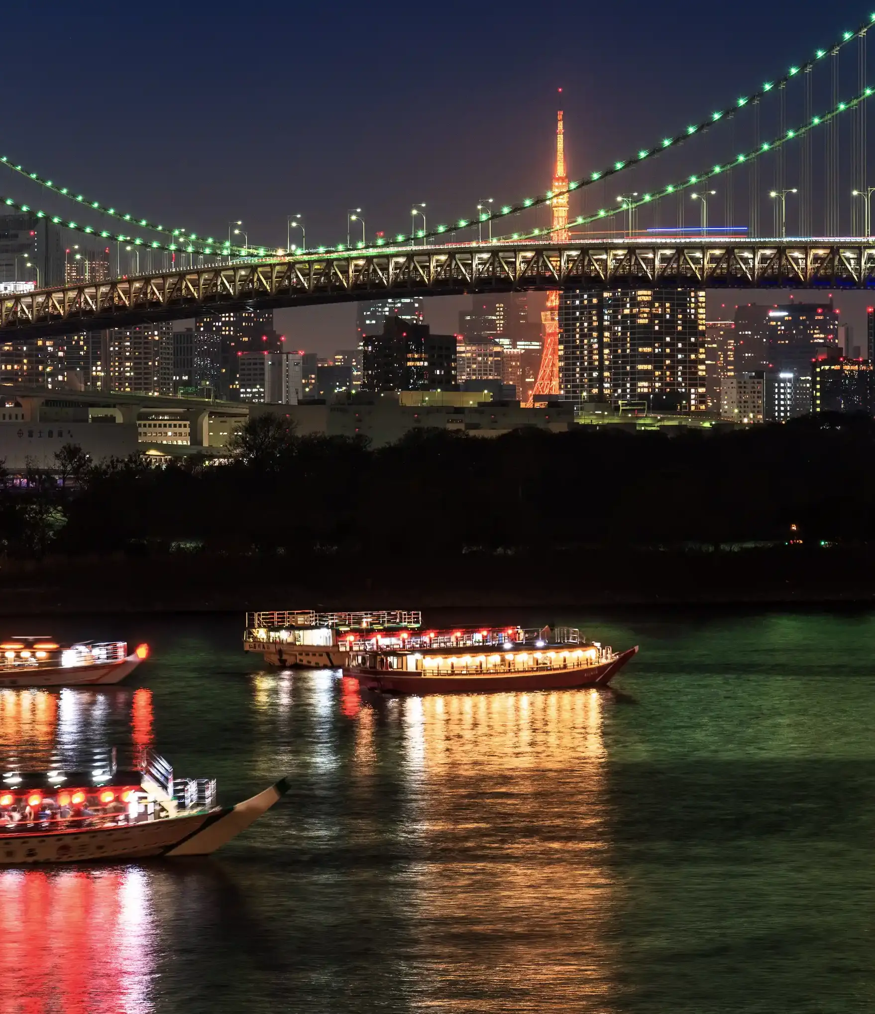 屋形船と夜景